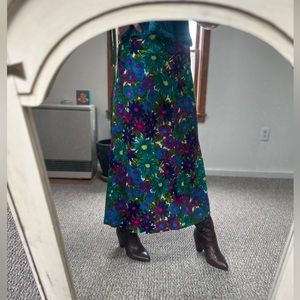VINTAGE floral maxi dress from the 1960s/1970s — perfect condition and stunning!